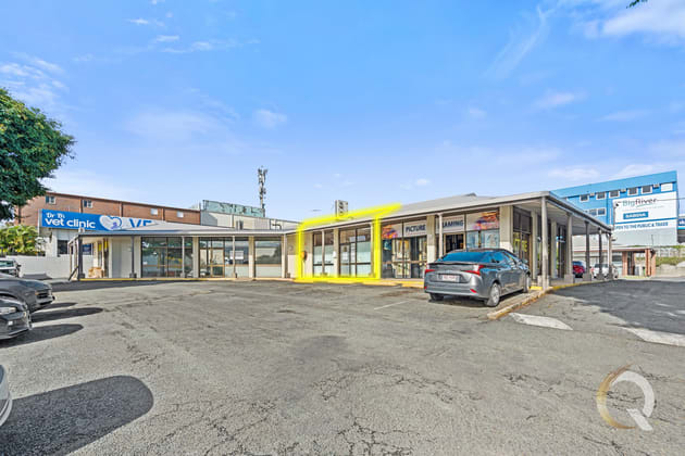 2/1 Central Court Hillcrest QLD 4118 - Image 5