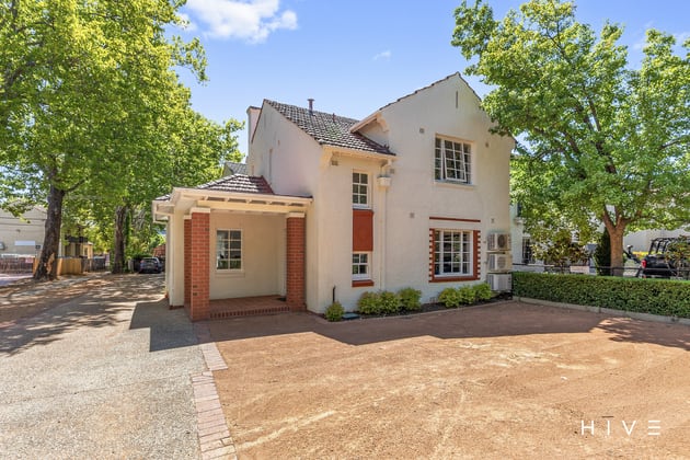 25 Murray Crescent Griffith ACT 2603 - Image 2