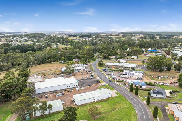 Click to view all images 66-68 Bailey Street Timboon VIC 3268 - Image 2
