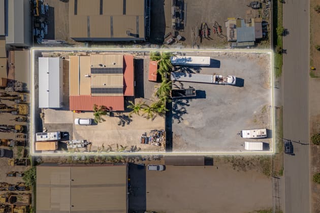 Click to view all images 14 Lolands Road Salisbury Plain SA 5109 - Image 2