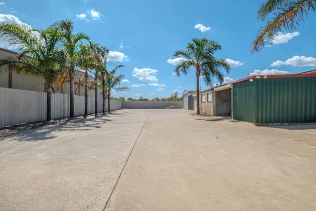 Click to view all images 14 Lolands Road Salisbury Plain SA 5109 - Image 3