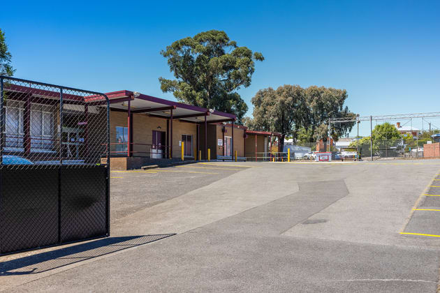 Click to view all images 26-36 Humffray Street North Bakery Hill VIC 3350 - Image 2