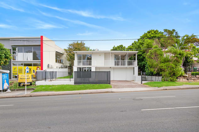 Click to view all images 189 Ferry Road Southport QLD 4215 - Image 2