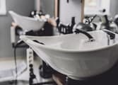 Hairdresser Business in Oxenford