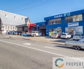 Showrooms / Bulky Goods commercial property leased at 25 Glenelg Street South Brisbane QLD 4101