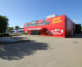 Showrooms / Bulky Goods commercial property leased at 172 Charters Towers Road Hermit Park QLD 4812