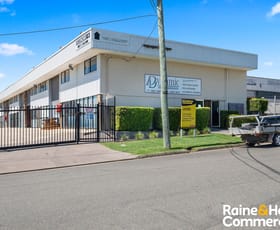 Showrooms / Bulky Goods commercial property for lease at 1 & 2/18 Huntington Street Clontarf QLD 4019