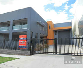 Showrooms / Bulky Goods commercial property leased at 16 Hallmark St Pendle Hill NSW 2145
