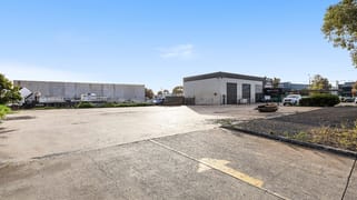 Rear/185 Fairbairn Road Sunshine West VIC 3020