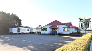 127-129 Anzac Avenue Newtown QLD 4350