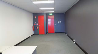 9/211 Warrigal Road Hughesdale VIC 3166