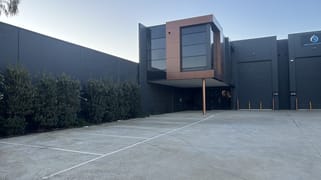 1/3 Palomo Drive Cranbourne West VIC 3977