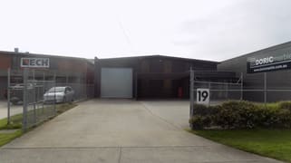 19 Tarnard Drive Braeside VIC 3195