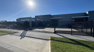 30 Hamersley Drive Clyde North VIC 3978