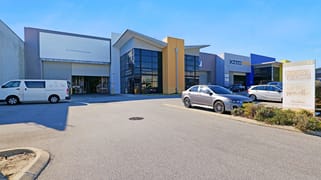2/13 Mallaig Way Canning Vale WA 6155
