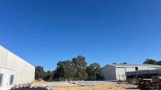 1 & 2/18 Corvette Road Bullsbrook WA 6084