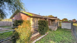 102 Leawarra Crescent Delacombe VIC 3356