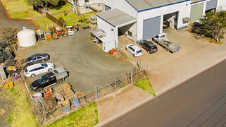 2/303 Taylor Street Wilsonton QLD 4350
