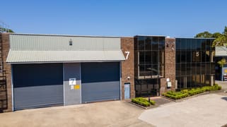 17 Stanton Road Seven Hills NSW 2147 17 Stanton Road Seven Hills NSW 2147