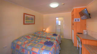 1 Dowling Street Thargomindah QLD 4492 1 Dowling Street Thargomindah QLD 4492