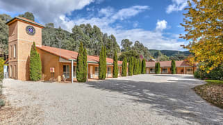 1 The Track Bright VIC 3741