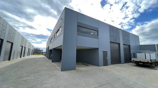 18 Cave Place Clyde North VIC 3978