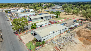 Business and Freehold/17 McCosker Emerald QLD 4720