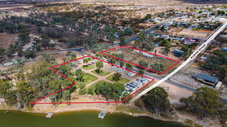 Whole Property/39-41 Acland Street, 38-40 South Terrace, Saunders Street Blanchetown SA 5357