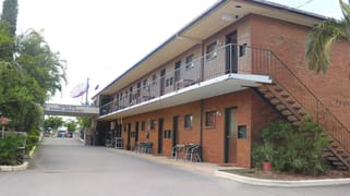 Oxley QLD 4075
