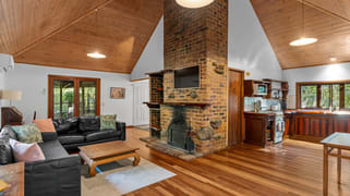 609 Hunchy Road Hunchy QLD 4555