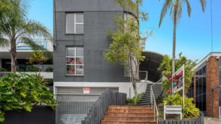 2/211 Logan Road Woolloongabba QLD 4102