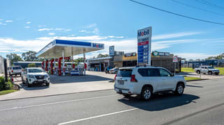 Mobil & Zarraffa's, 12-14 Boat Harbour Dr Pialba QLD 4655