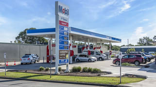 Mobil & Zarraffa's, 12-14 Boat Harbour Dr Pialba QLD 4655