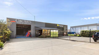 Whole of Property/Unit 1/39 Leather Street Breakwater VIC 3219