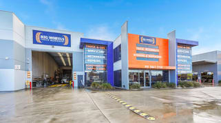 Unit 2/6 Southeast Boulevard Pakenham VIC 3810