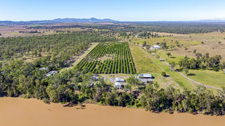 Whole of Property/11 Lindleys Road Etna Creek QLD 4702