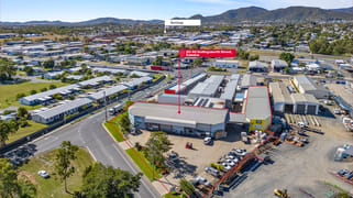 WHOLE OF PROPERTY/90 - 92 Hollingsworth Street Kawana QLD 4701