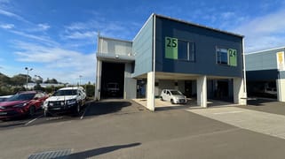 25/10-12 Sylvester Avenue Unanderra NSW 2526