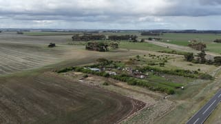 1 Robertson St Foxhow VIC 3323