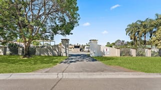1a Kingston Town Drive Kembla Grange NSW 2526