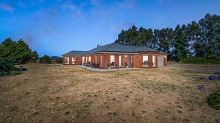 179 Tom Jones Road Ross Creek VIC 3351 179 Tom Jones Road Ross Creek VIC 3351