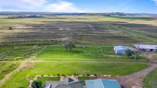 352 Oakey Pittsworth Road Oakey QLD 4401 352 Oakey Pittsworth Road Oakey QLD 4401