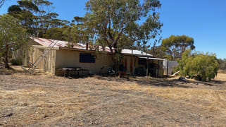 5727 Quarading-York Road York WA 6302