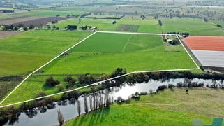 135 Woodglen Road Woodglen VIC 3875
