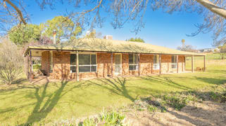 80 Tipperary Lane Young NSW 2594