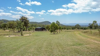 2247 OLD STANTHORPE ROAD Cherry Gully QLD 4370