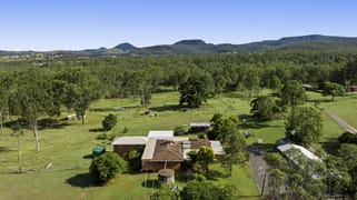 30 Wallaces Road Withcott QLD 4352