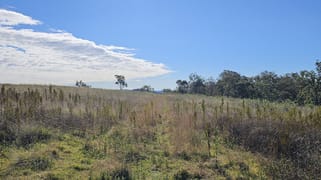 Lot 443 New England Highway Emu Creek QLD 4355 Lot 443 New England Highway Emu Creek QLD 4355