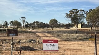 27068 & 50 Chandler Road Merredin WA 6415