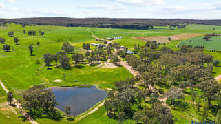 105 Peakview Road Young NSW 2594